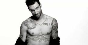 Adam Levine posa de mãos dadas com a filha e ‘quebra a internet’