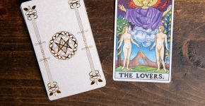 Os Enamorados no Tarot: entenda por que essa carta não fala apenas de amor
