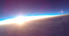 Japonês fotografou o primeiro nascer do sol de 2014 a 30 km de altura, de um balão, com uma GoPro