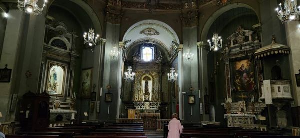 Interior da Igreja de Sant'Antonio Abate é um monumento do século XVIII