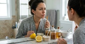 5 ingredientes comuns da cozinha podem irritar seu rosto e um deles pode até escurecer manchas depois do sol