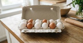 Comprar ovos com casca branca ou casca marrom: qual a diferença e qual os nutricionistas recomendam?