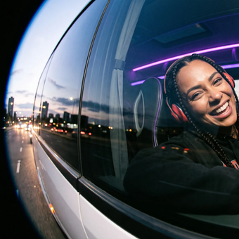Featured mobile: Última semana para participar: ClickBus paga passagem e hospedagem para 10 pessoas curtirem o festival no Rio