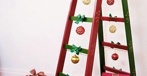 Saiba como reaproveitar uma escada para a decoração de Natal