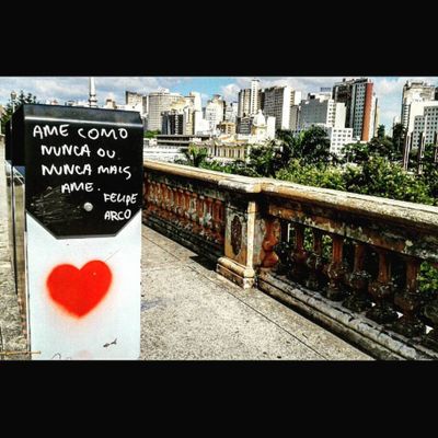 Graffiti na Rua Sapucaí, clicado por @sergiodiabreu