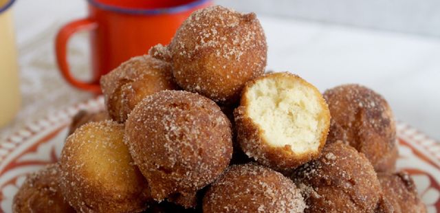 Bolinhos de chuva: um abraço em forma de doce