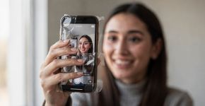 O jeito fácil de tirar fotos de profissional usando apenas um pedaço de fita adesiva