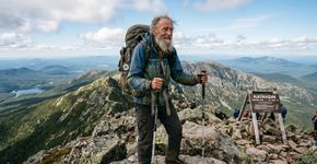 Um homem de 91 anos completou uma trilha de 3.530 milhas para inspirar outros: “Sofri 71 quedas, mas retomei o trajeto porque sei que estou abrindo novos caminhos ao percorrer longas distâncias.”