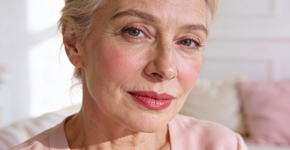 A maquiagem que te faz parecer mais jovem, perfeita para mulheres com mais de 50 anos