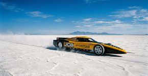 JCB Hydromax atinge 654 km/h movido a hidrogênio e estabelece novo recorde mundial de velocidade em terra
