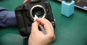 Canon oferece limpeza gratuita de câmera ou lente