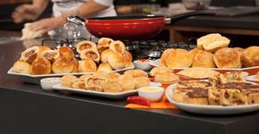 Faça e venda: chef ensina receitas de salgadinhos em curso gratuito