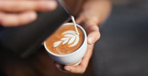 As calorias do café aumentaram quase 40%. O açúcar não é o principal culpado