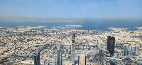 Vista de Jumeirah, área costeira nobre em Dubai, Emirados Árabes Unidos