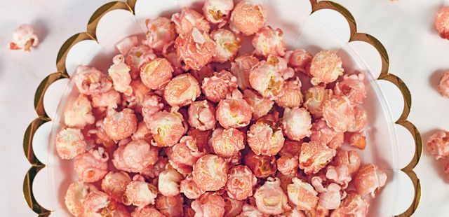 Pipoca rosa para inovar nos aperitivos em casa