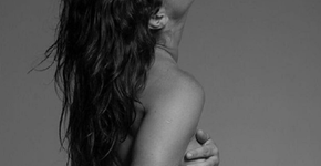 Nua, Priscila Fantin revela tatuagem íntima