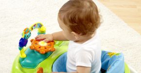 Conheça as razões para nunca adquirir andador infantil