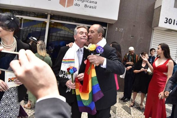 Juntos há 28 anos, Toni e o marido David decidiram oficializar o casamento em 2018