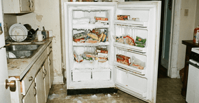 Freezer cheio de gelo, mas gelando pouco? Entenda o paradoxo