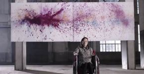 Projeto com deficientes físicos transforma conexões cerebrais em obras de arte