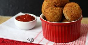 Bolinho de arroz recheado com queijo combina com fim de semana