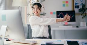 Menos dor, mais produtividade: 4 alongamentos para fazer no trabalho