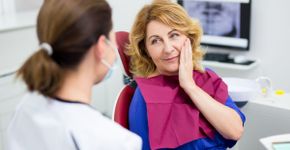 Odontologia domiciliar avança no Brasil e amplia o cuidado com idosos e acamados