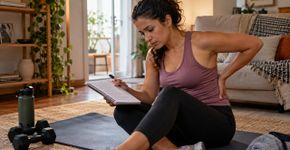Dor na lombar? Estes exercícios simples podem ajudar a reduzir o incômodo e fortalecer a região das costas