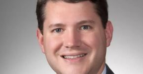 Deputado anti-LGBT renuncia por ‘conduta inapropriada’ nos EUA