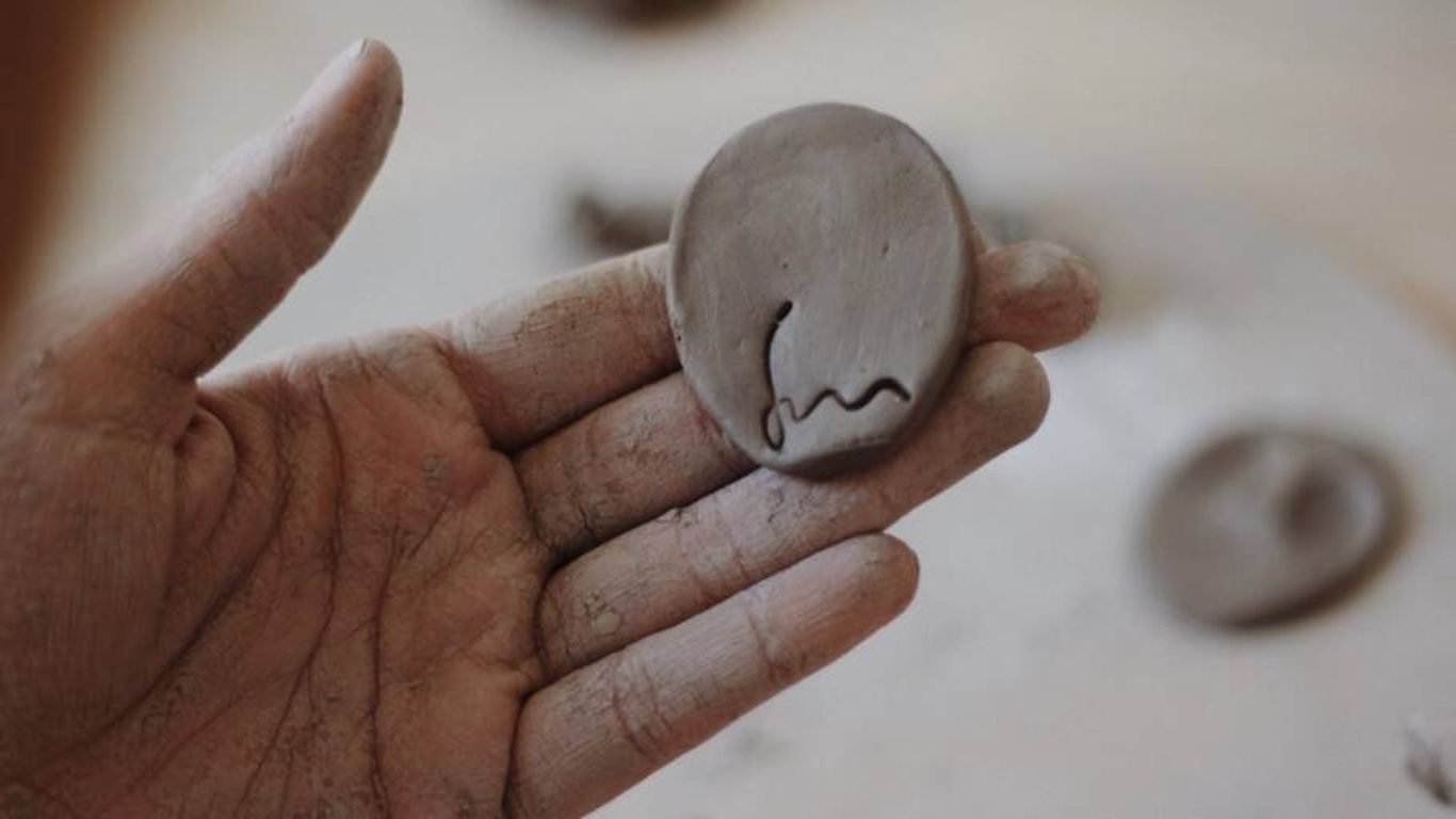 Ímpar Ateliê produz joias de cerâmica ‘únicas, belas e imperfeitas’