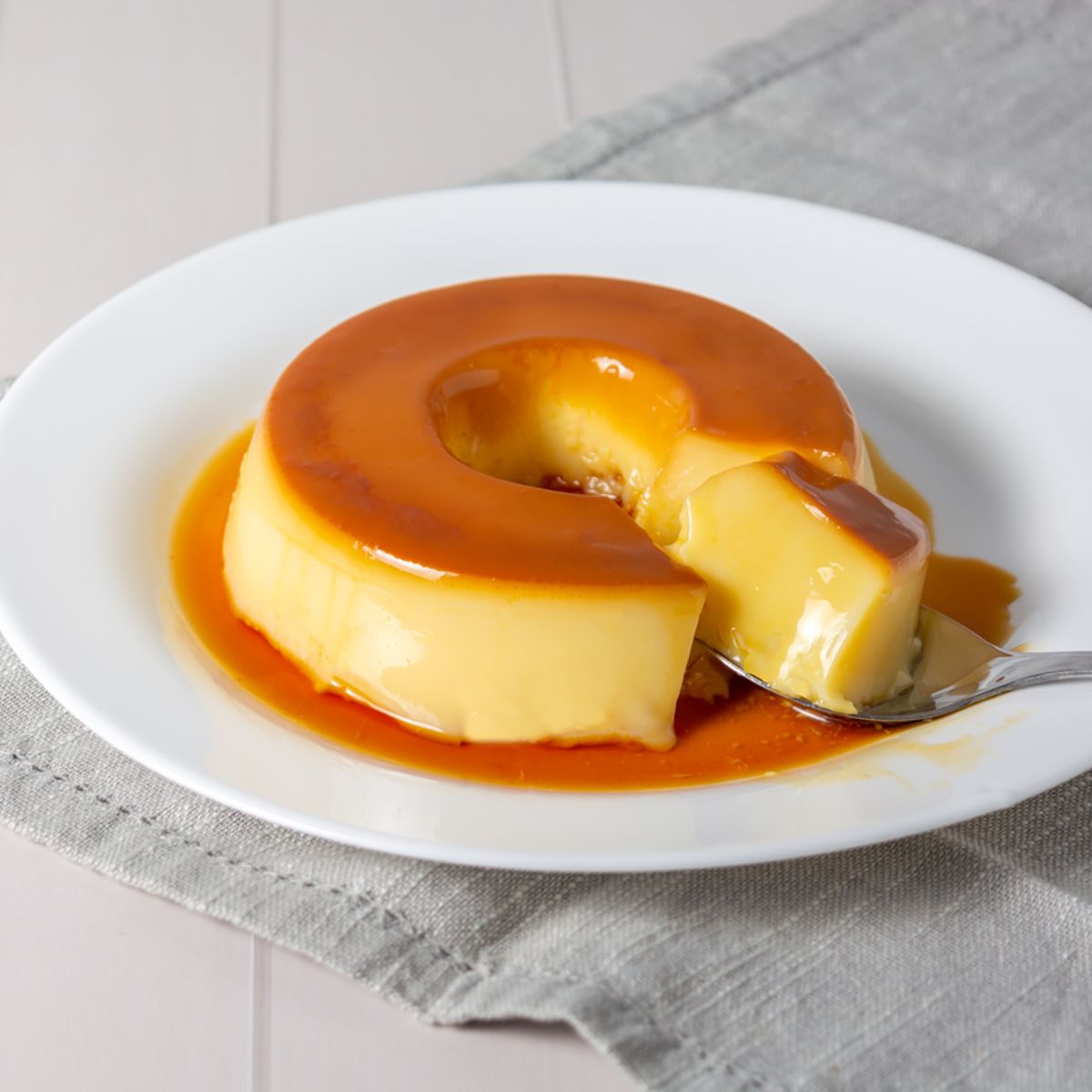 Pudim de leite em pó que vai ao forno e fica mais cremoso que o tradicional