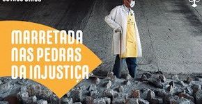 Padre Júlio Lancellotti arranca pedras da Prefeitura de Bruno Covas a marretadas