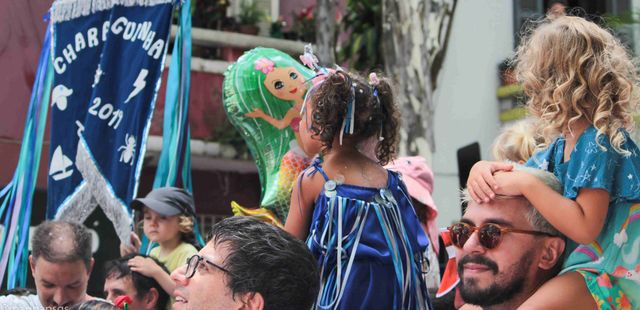Cortejo do Bloco Infantil Charanguinha do França