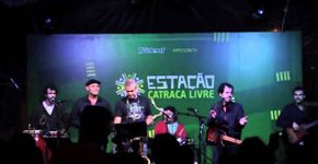 Estação Catraca Livre apresenta CHARLIE E OS MARRETAS