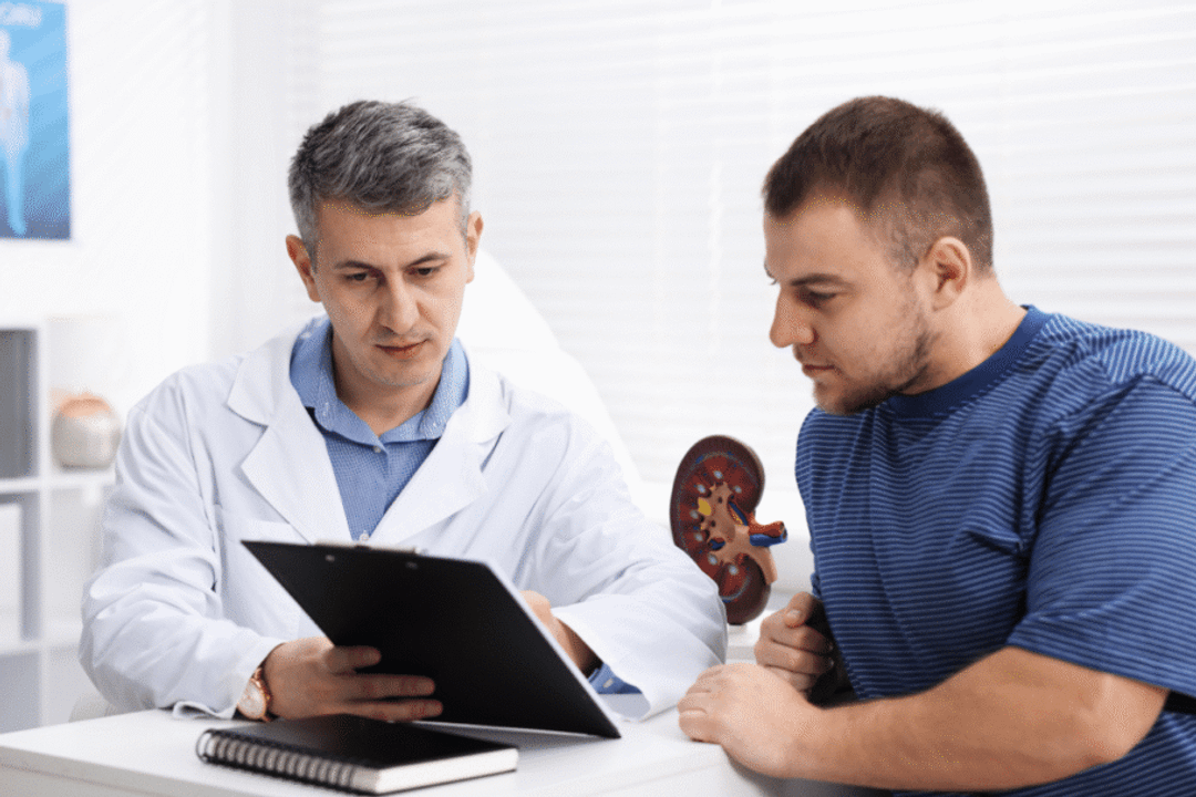 O tratamento da doença renal crônica varia conforme o estágio da condição e as necessidades de cada paciente (Imagem: New Africa | Shutterstock)