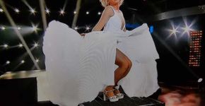 Xuxa se apresenta como Marilyn Monroe e internautas elogiam