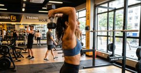 Fazer pilates é bom, mas os especialistas concordam: o melhor exercício para mandar embora a flacidez nos braços