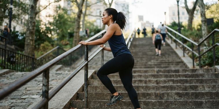 Featured main: Especialistas já disseram: “Subir escadas por 10 minutos por dia, todos os dias, equivale a 3 sessões de musculação por semana para as pernas.”