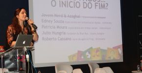 Fantoche que lê contos eróticos no YouTube é atração do festival youPIX