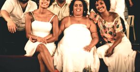 Roberta Oliveira e o Bando de Lá comandam roda na Vila Madalena