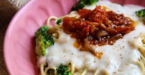 Molho branco: mãe vegana cria receita saudável sem leite