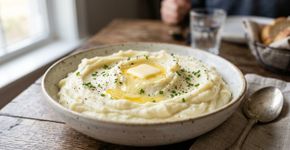 Chefs explicam por que a batata do purê não deve ser colocada no liquidificador: o problema começa quando o amido é trabalhado demais