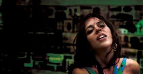 Luísa Maita sobe ao palco do Studio SP