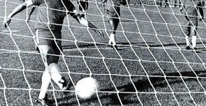 O dia em que Pinochet entrou em campo e fez um gol