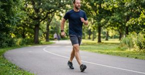 Sair para caminhar no lugar de ir para academia é muito bom, mas o melhor é se a caminhada durar no mínimo 30 minutos seguidos, sem paradas e a uma velocidade constante de 5 km/h