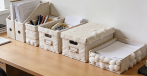 Organize sua mesa com o uso estratégico de caixas de sapato encapadas com tecido