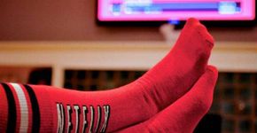 Netflix cria meia que pausa programação quando usuário dorme