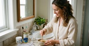 6 misturinhas de autocuidado com ingredientes simples que muita gente já tem em casa