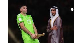 Goleiro da Argentina explica pênis com troféu em comemoração