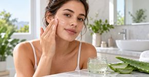 Como fazer um gel facial de aloe vera para renovar a pele e manter uma aparência limpa